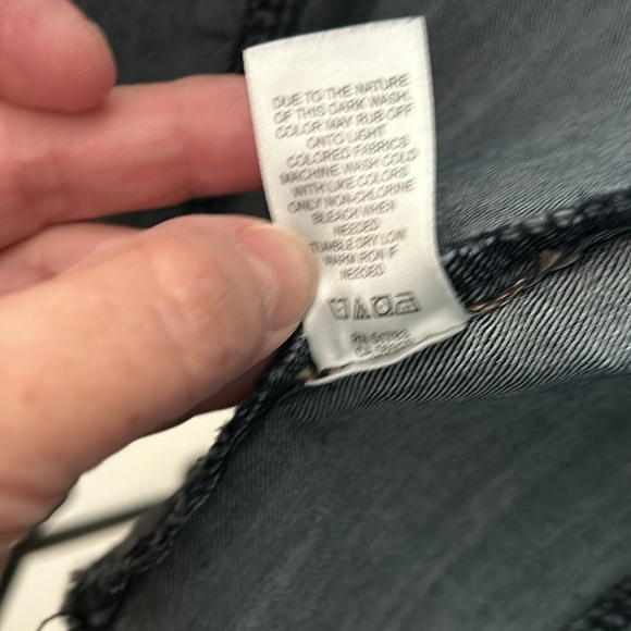 Maurice’s Jean Vest Size Large Only worn a few times. Wear over summer dresses. - Picture 6 of 6